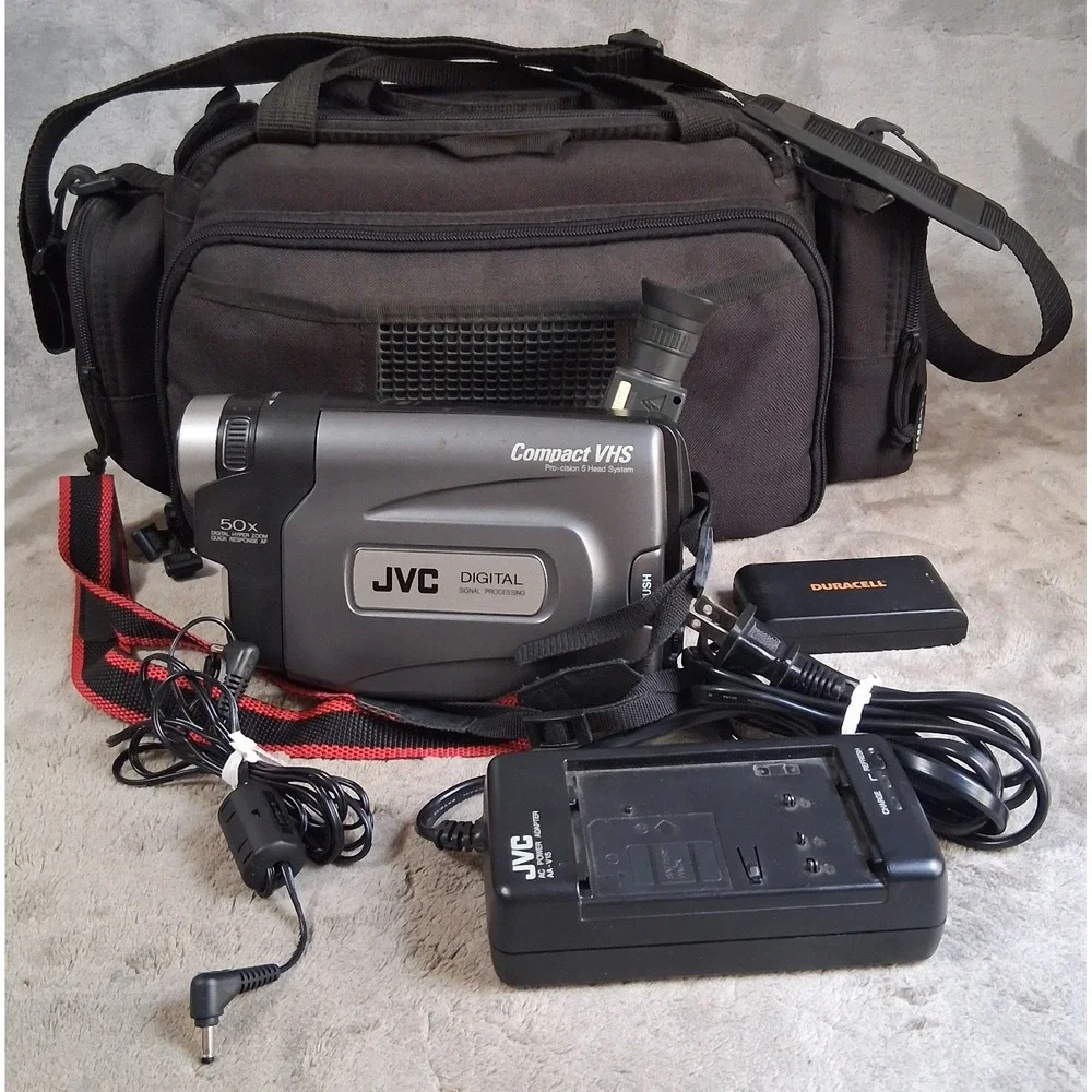 Vtg JVC GR-AX841U VHS-C Camcorder Bundle PARTS REPAIR ONLY Case Logic Bag Charge